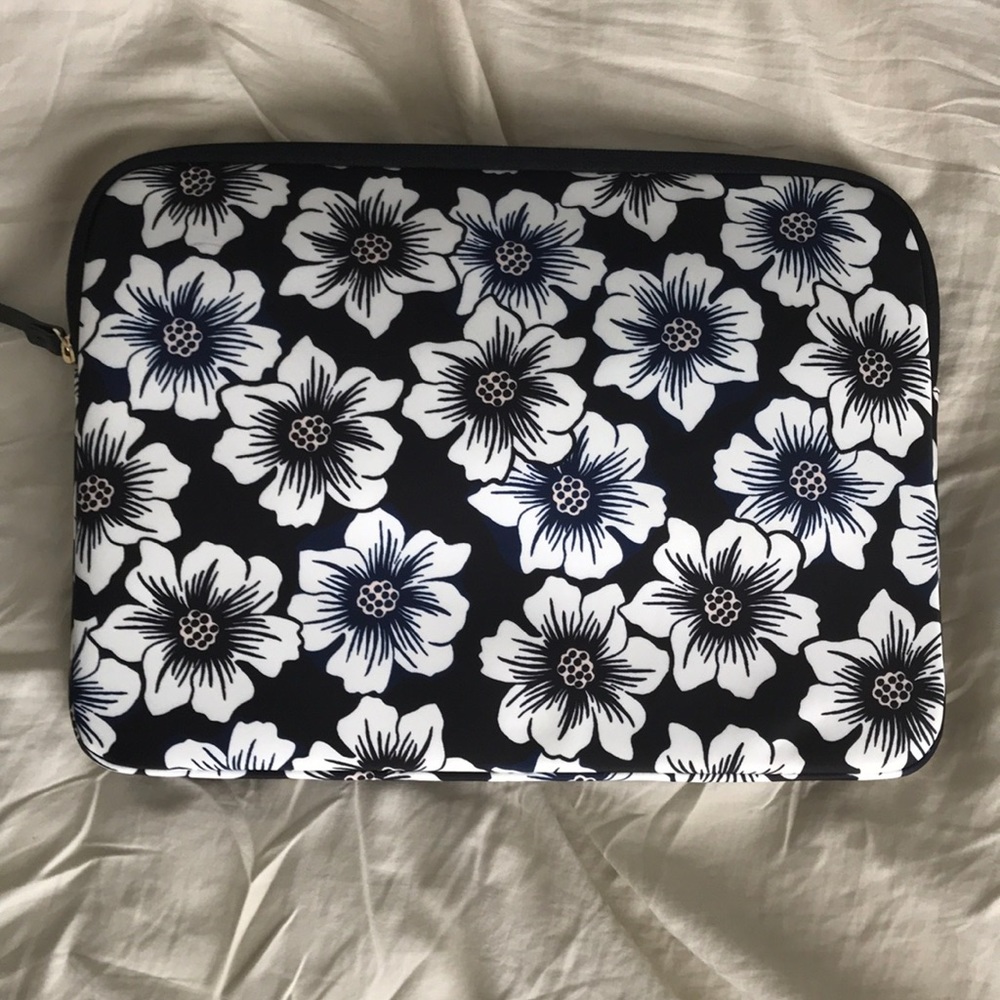 ⭐️KATE SPADE COMPUTER CASE⭐️ - Picture 2 of 3